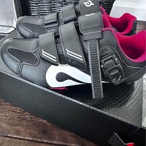 Peloton Black and White Cycling Shoes Womens size 8